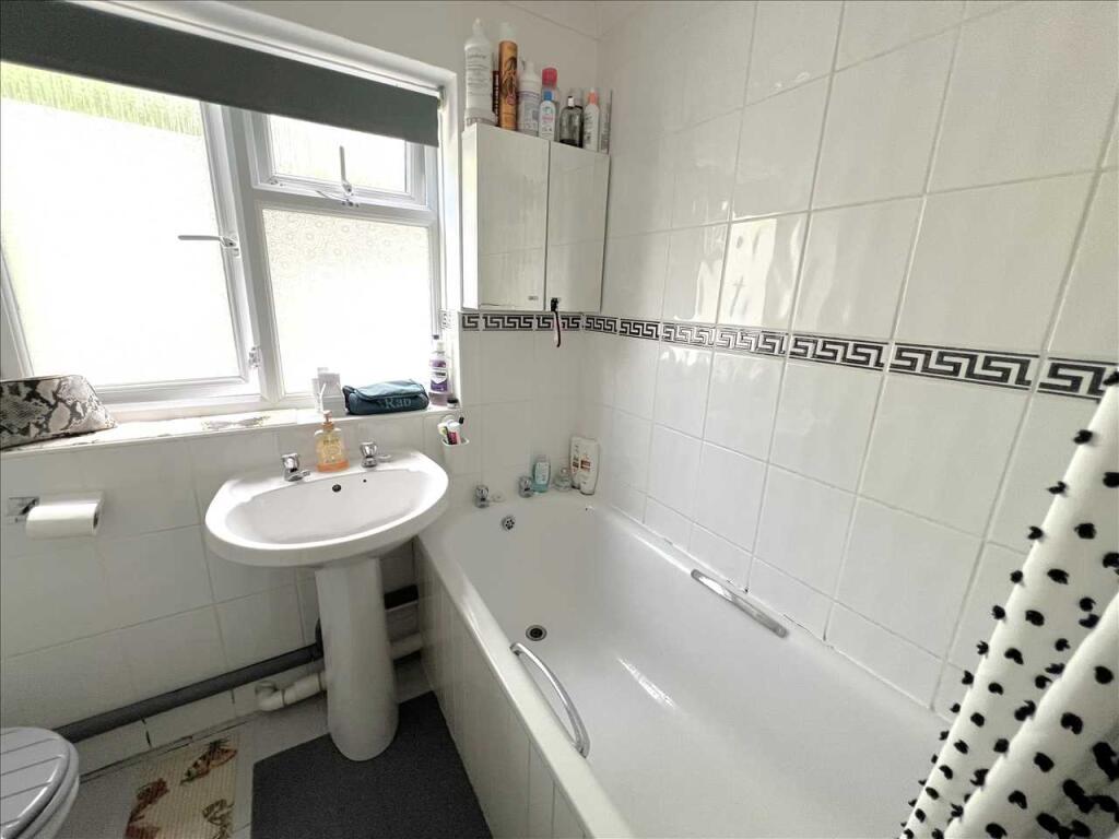 Apartment in Horsham, West Sussex - View 5