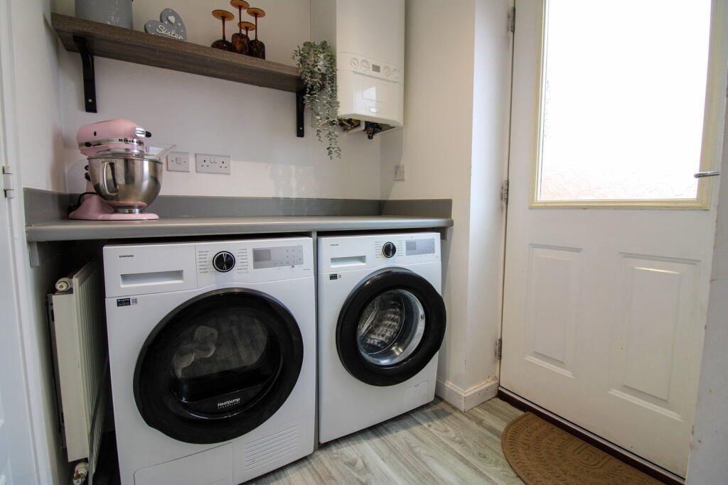 House in West Lindsey, Gainsborough - More