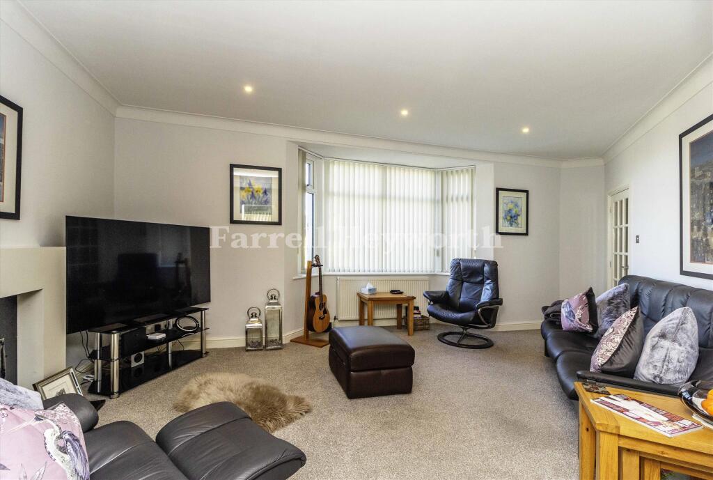 Hillsea Avenue, Heysham, Morecambe photo 3