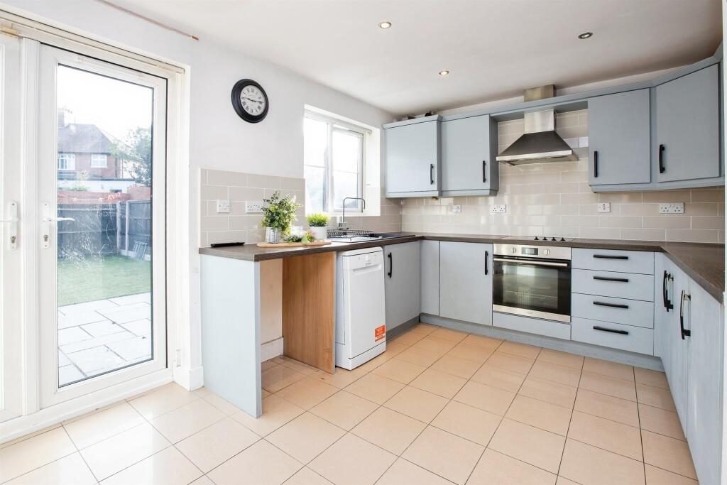 House in Mansfield, Berry Hill - View 3