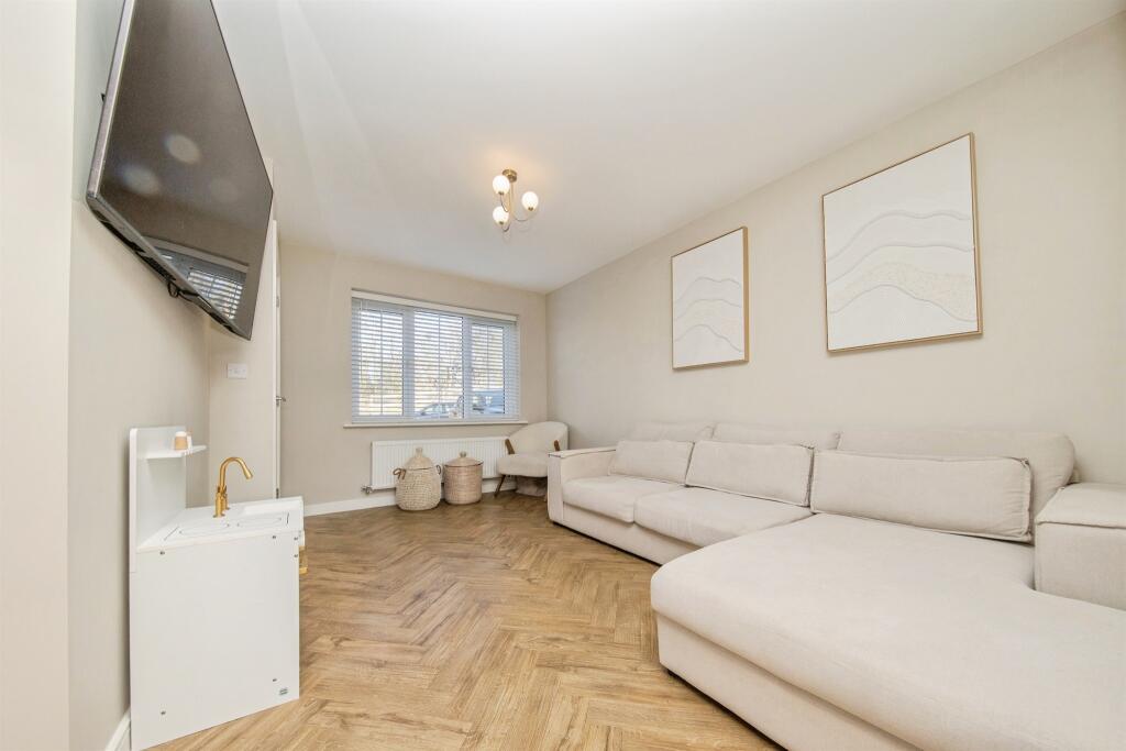 Harlequin Way, Ardleigh, Colchester photo 4
