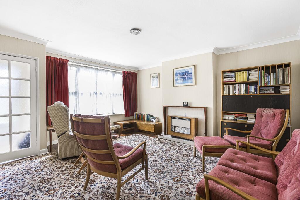 Digswell Rise, Welwyn Garden City, AL8 photo 2