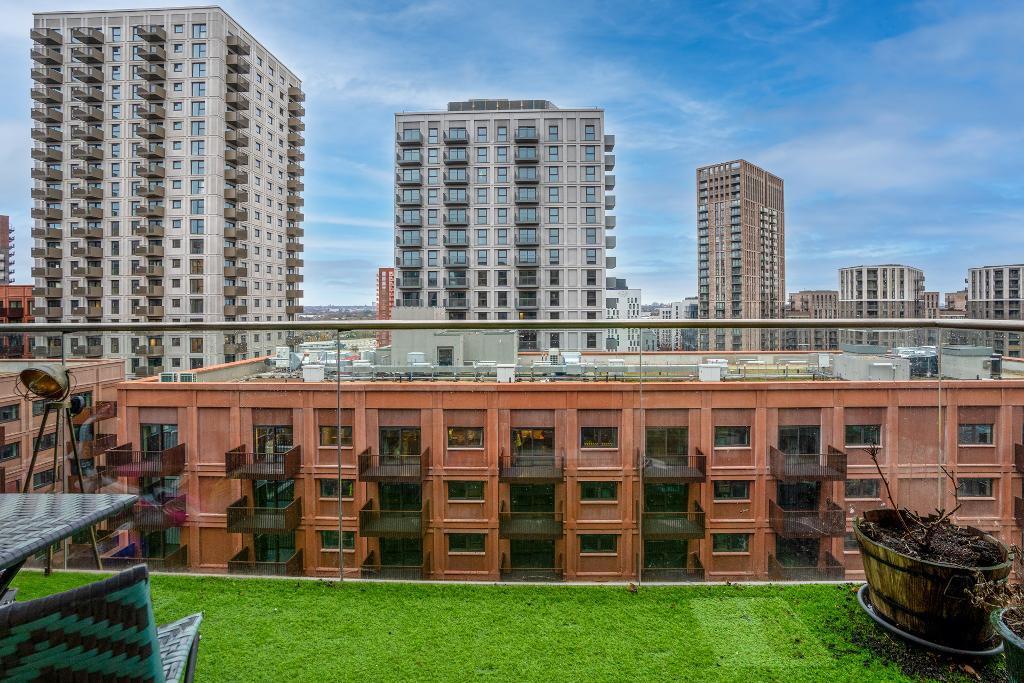 Apartment in Harrow - View 4