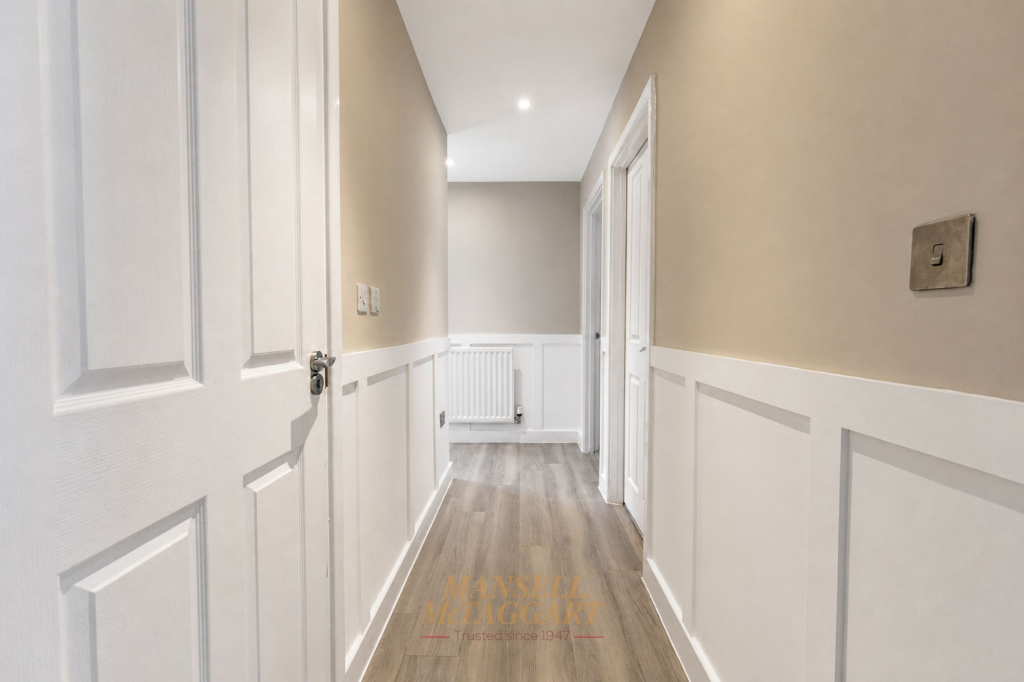 Apartment in Reigate and Banstead, Greenfields, Horley - View 5