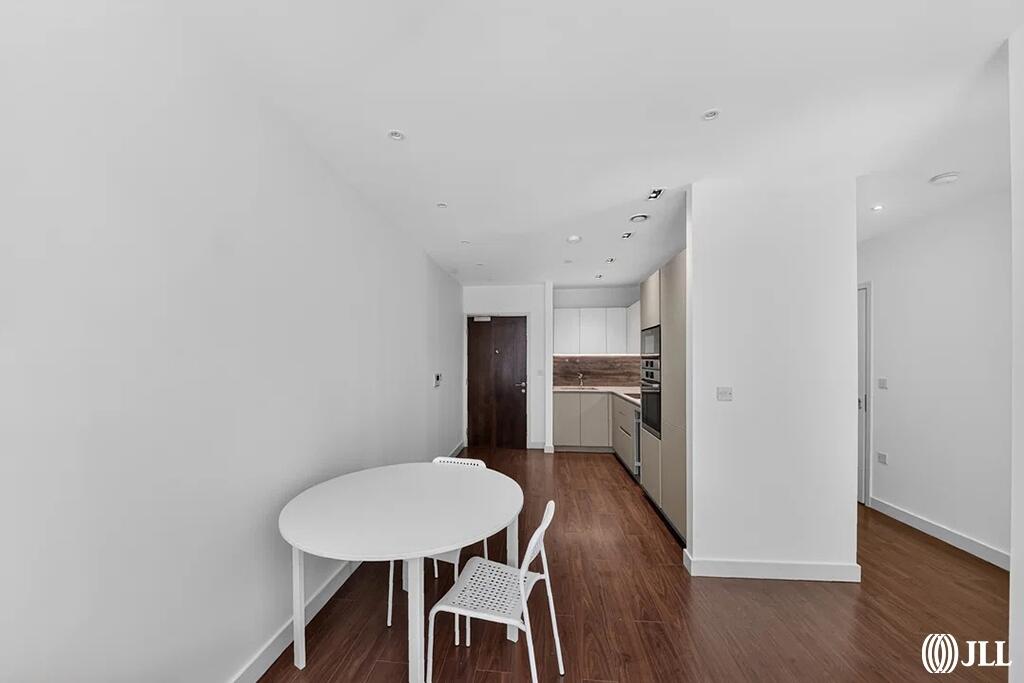 Apartment in London - View 5
