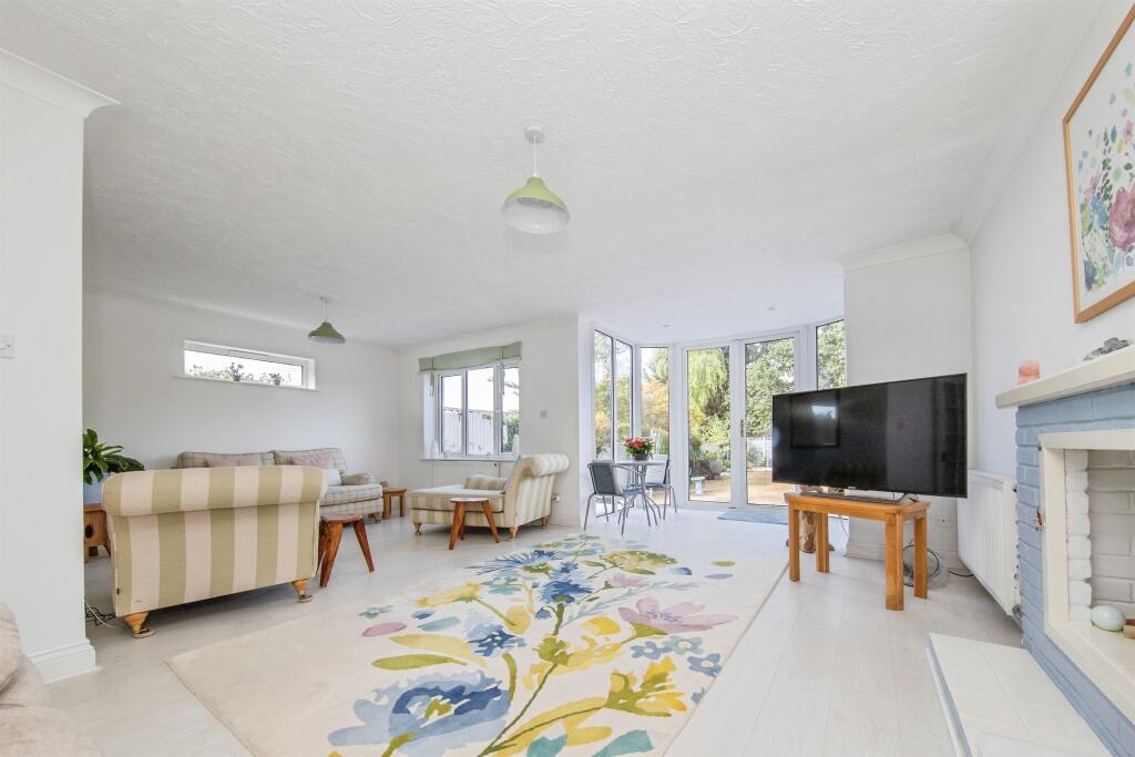 House in Colchester, West Mersea - More