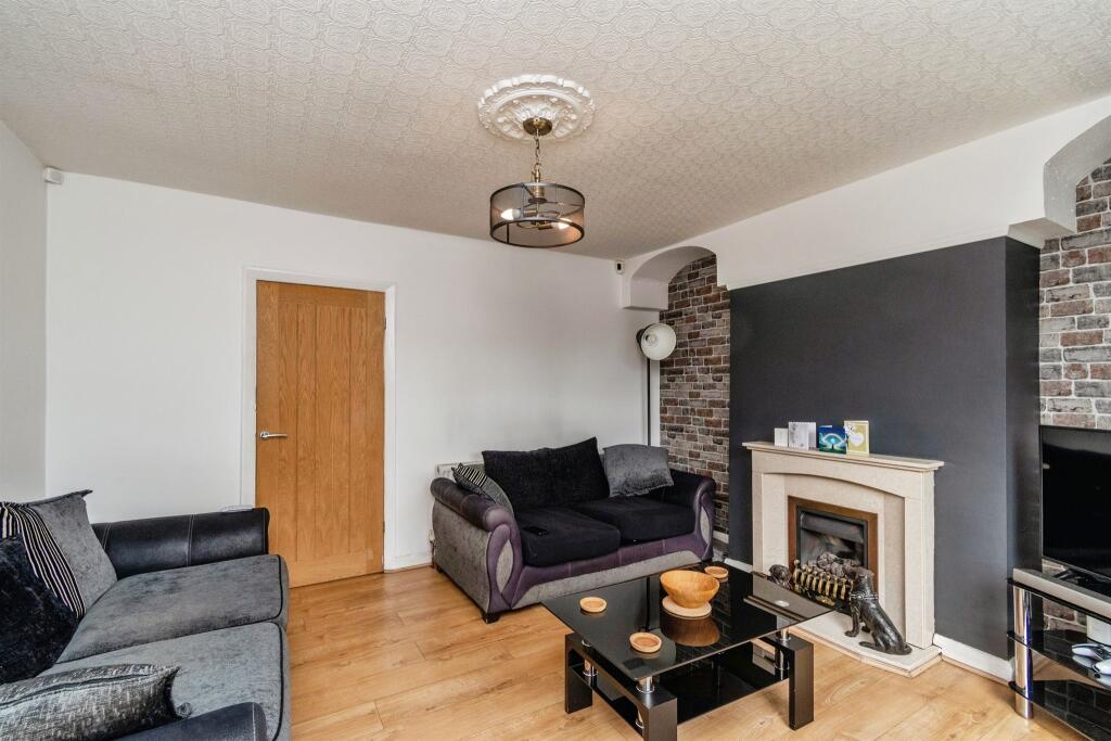 House in Walsall, West Midlands - View 3