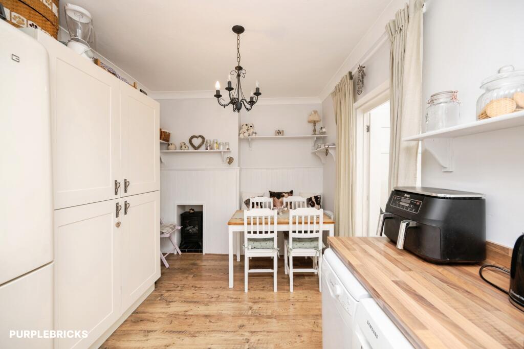 House in Dudley, Harts Hill, Woodside - View 4
