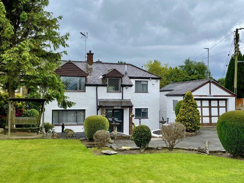 3-bed detached on Heol Offa, Coedpoeth, £340,000
