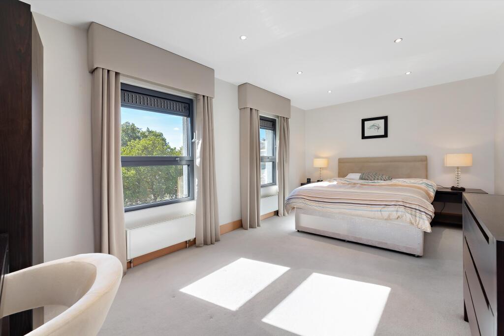 Apartment in London - View 5