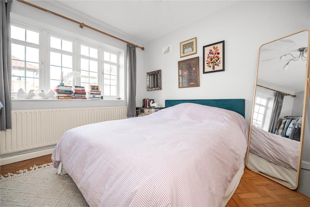 Apartment in London - View 5