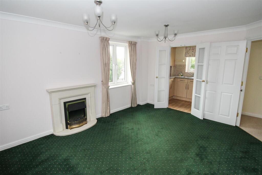 London Road, Hadleigh, Benfleet photo 2