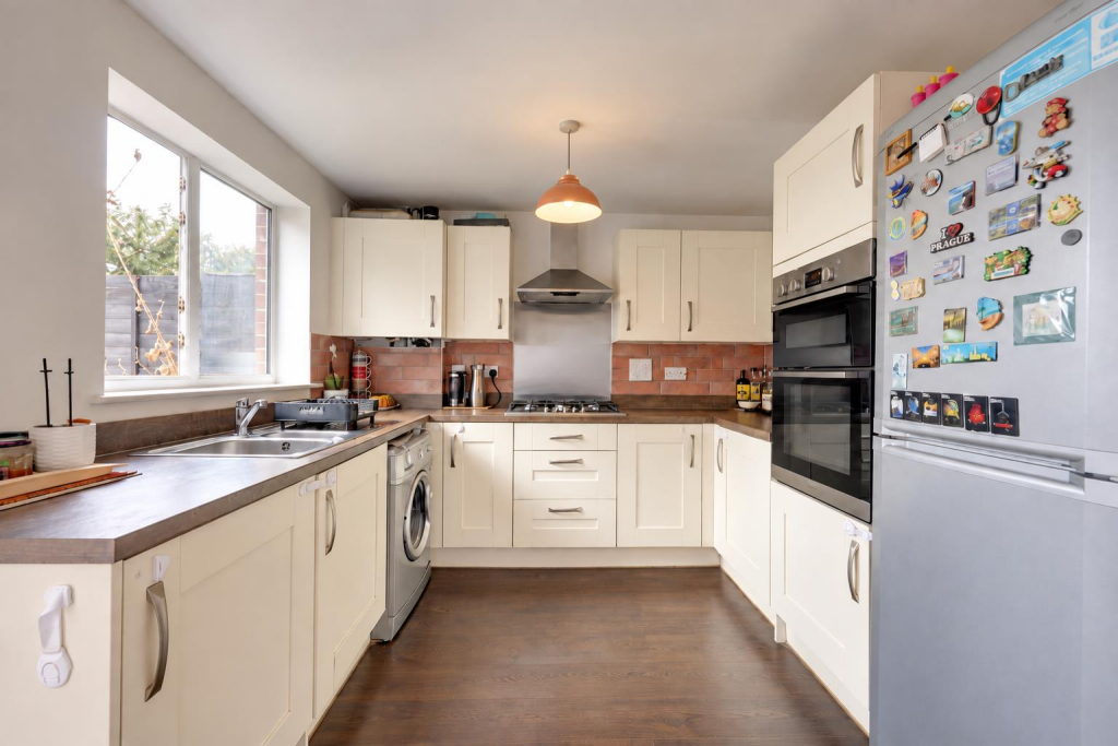 House in Thurrock, Essex - View 2