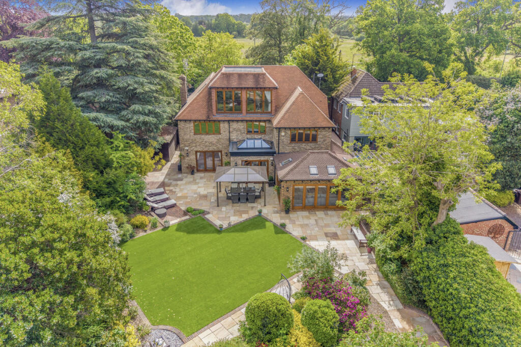 Finchampstead Road, Wokingham, RG40 - View 2