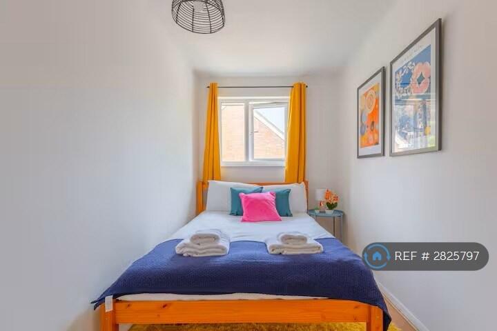 3 bedroom end of terrace house for rent