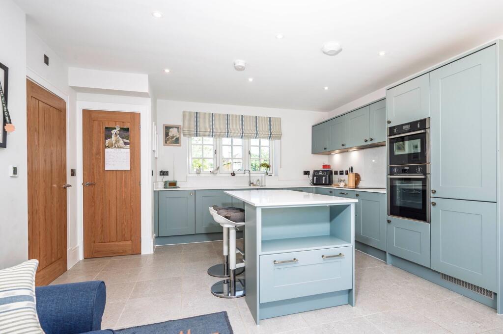 House in Cotswold, Moreton-in-Marsh - More