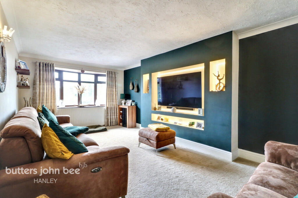 4-bed detached on Werrington Road, Stoke-On-Trent, ST2 9DL, £450,000