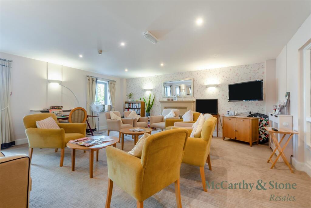 Apartment in Mid Sussex, World's End, Burgess Hill - More