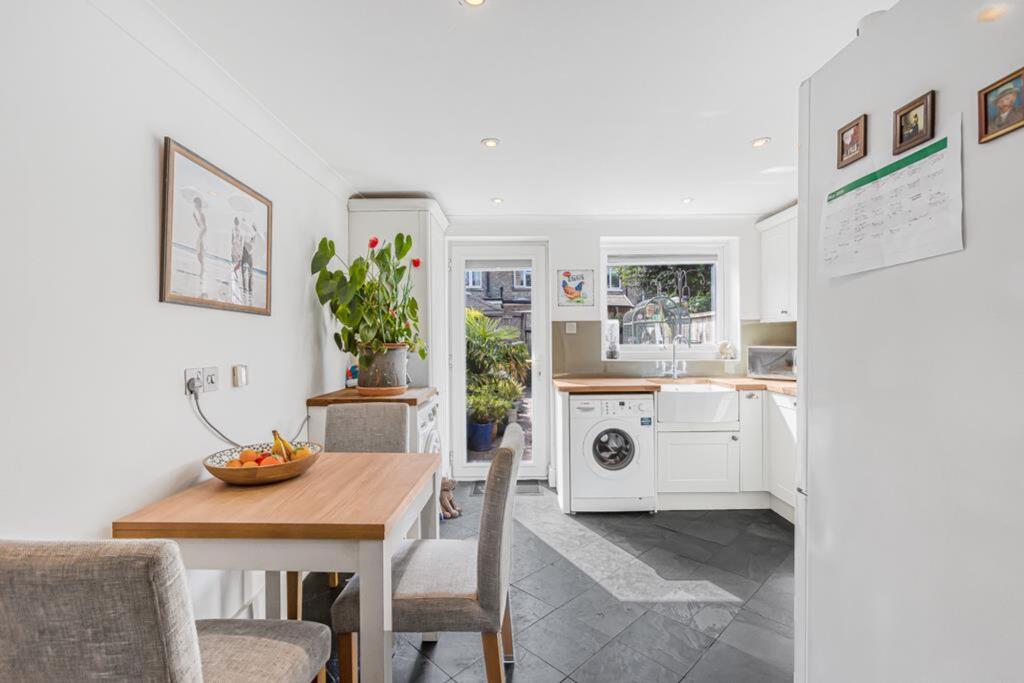 Oldhall Street, Hertford, SG14 photo 2
