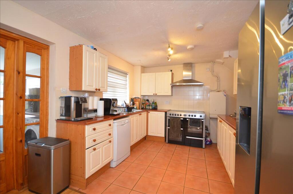 Bates Avenue, Ringstead, Northamptonshire, NN14 - View 4