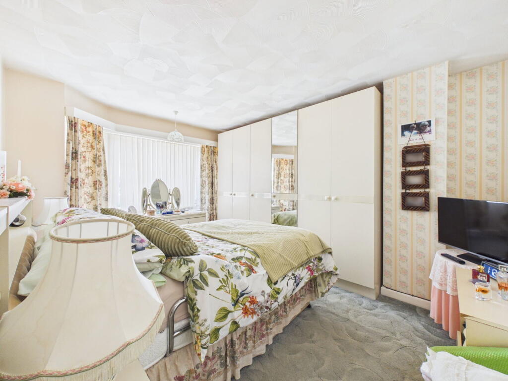 Burlington Road, Goring-by-Sea, Worthing, BN12 - More
