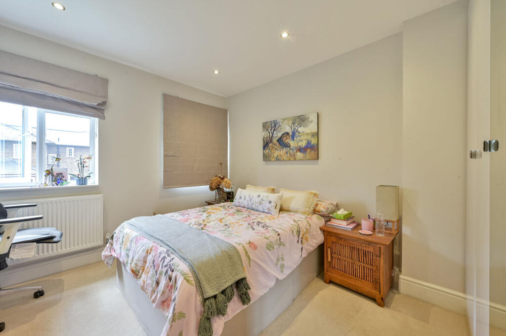 House in London - View 5