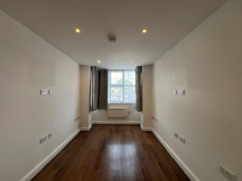 Apartment in London - View 2