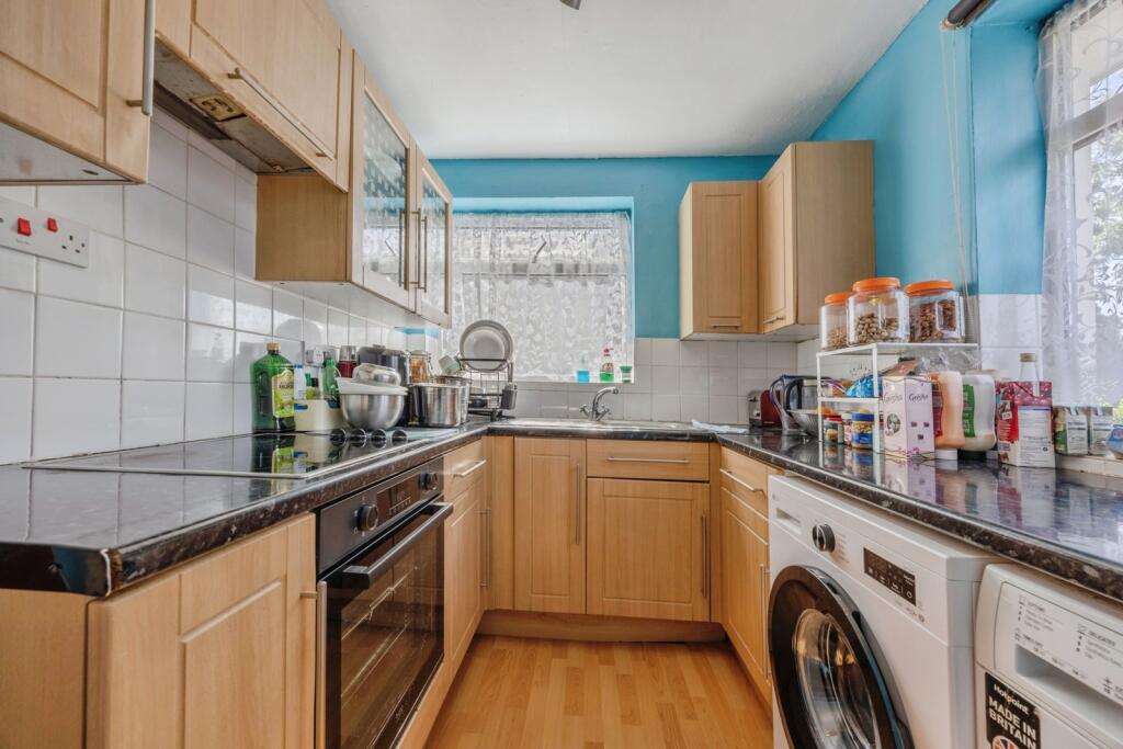 Apartment in Croydon - View 4