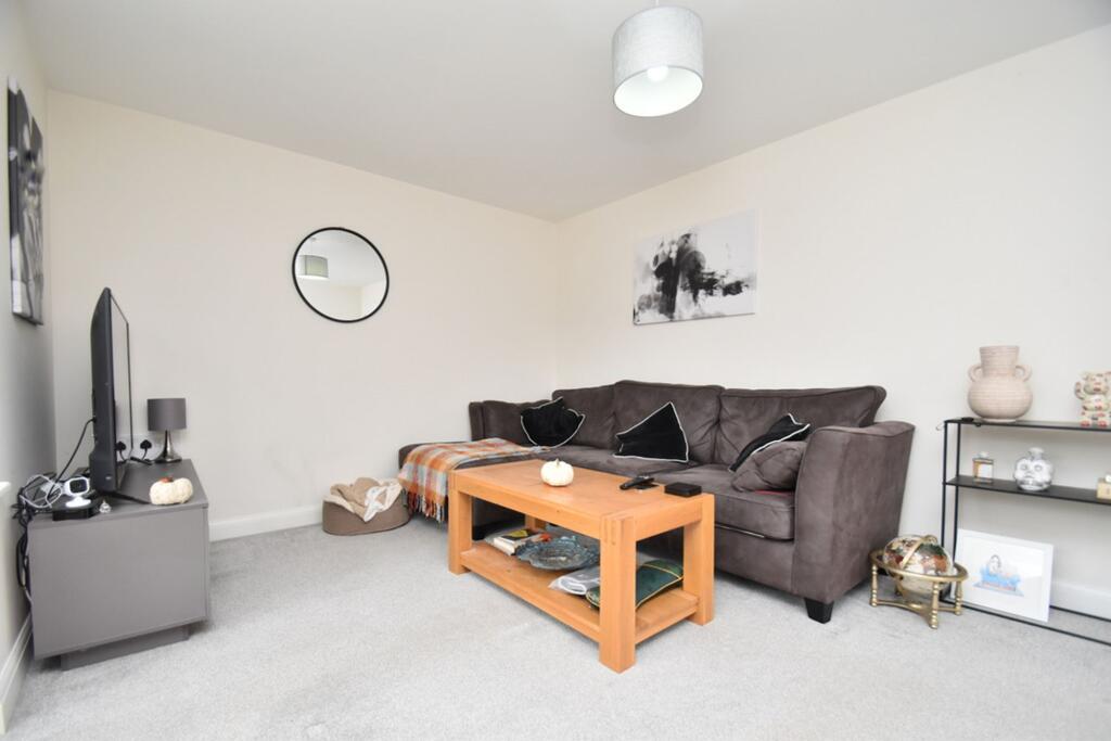 Wadsworth Close, St. Ives, PE27 photo 3