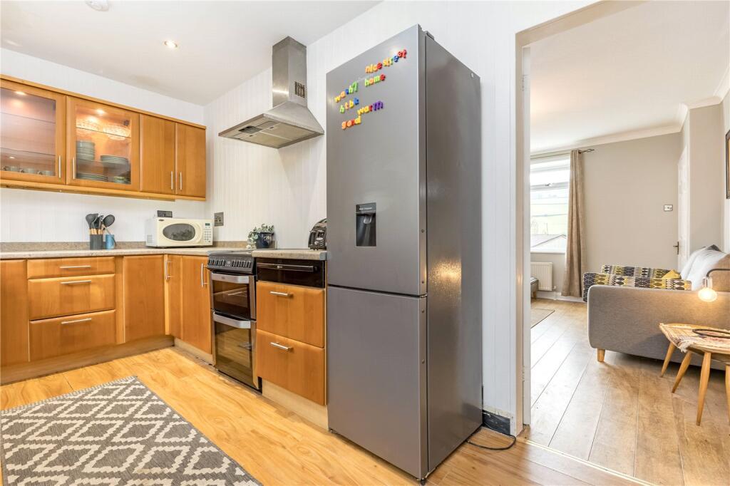Fairfields Road, Hinchliffe Mill, Holmfirth, HD9 - More