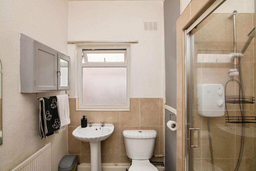 House in Birmingham, Tower Hill, Perry Beeches - View 5