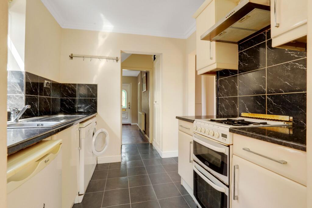 House in Gedling, Woodborough - View 5