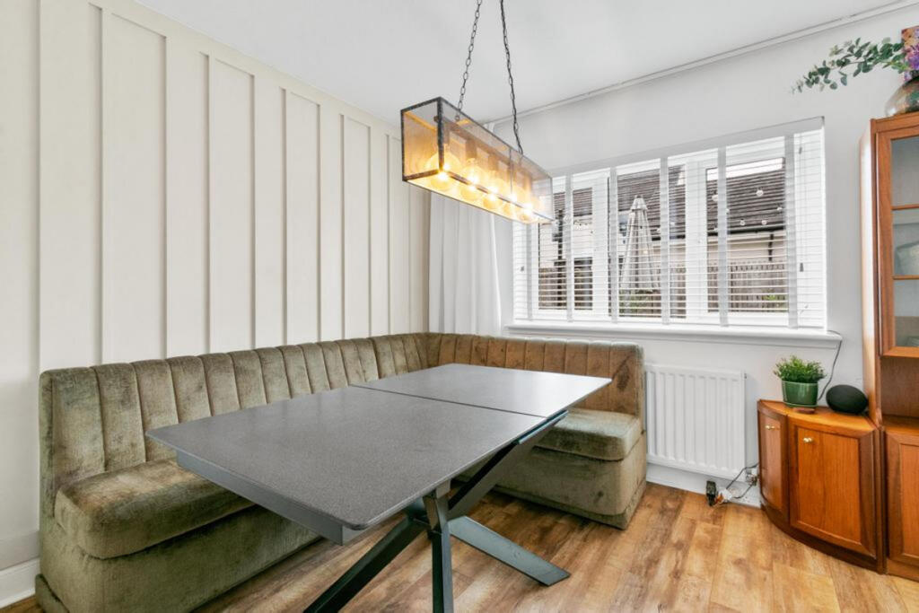 House in Glasgow, East Renfrewshire - More