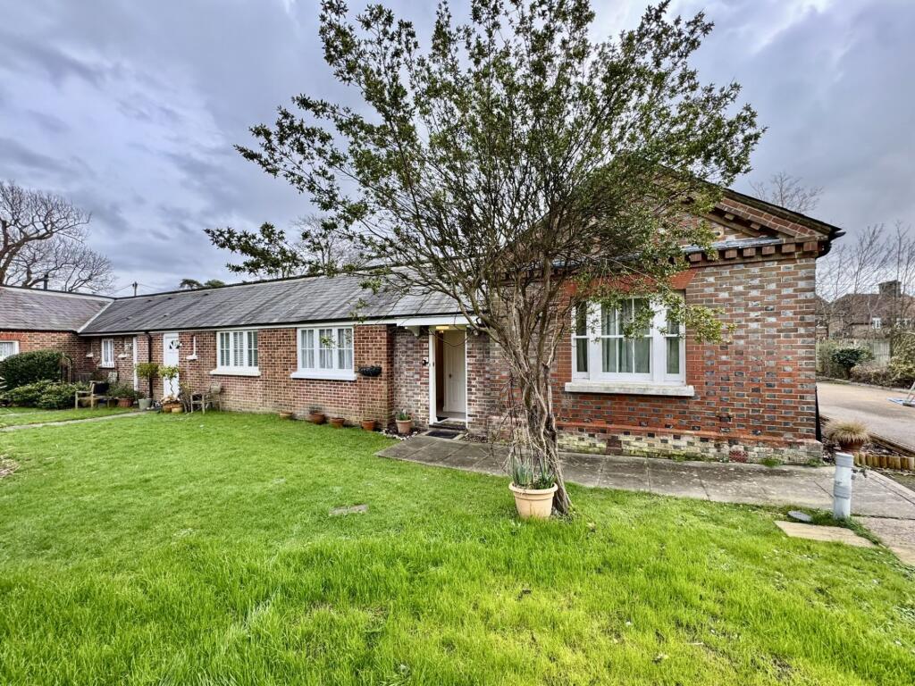 Main image of property: Chapelfields, Cuckfield, RH17