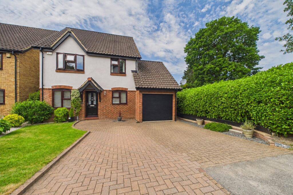 Main image of property: Wyvern Close, Bracknell, Berkshire, RG12