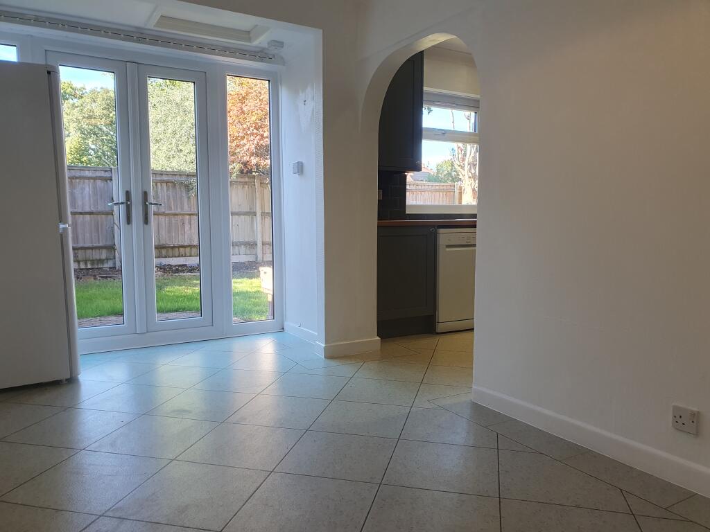 House in Eastleigh, Chandler's Ford - View 4