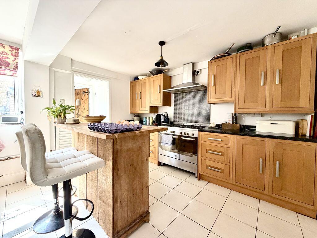 House in Calne, Quemerford - View 2