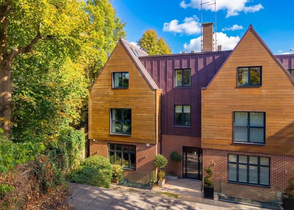 House in London - View 2