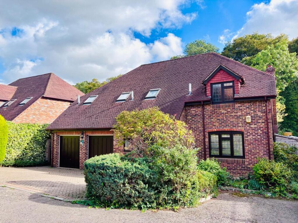 Main image of property: By Wood End, Chalfont St Peter, SL9