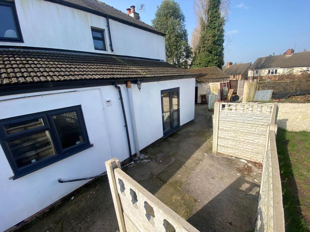 House in Wolverhampton, The Lunt - View 3