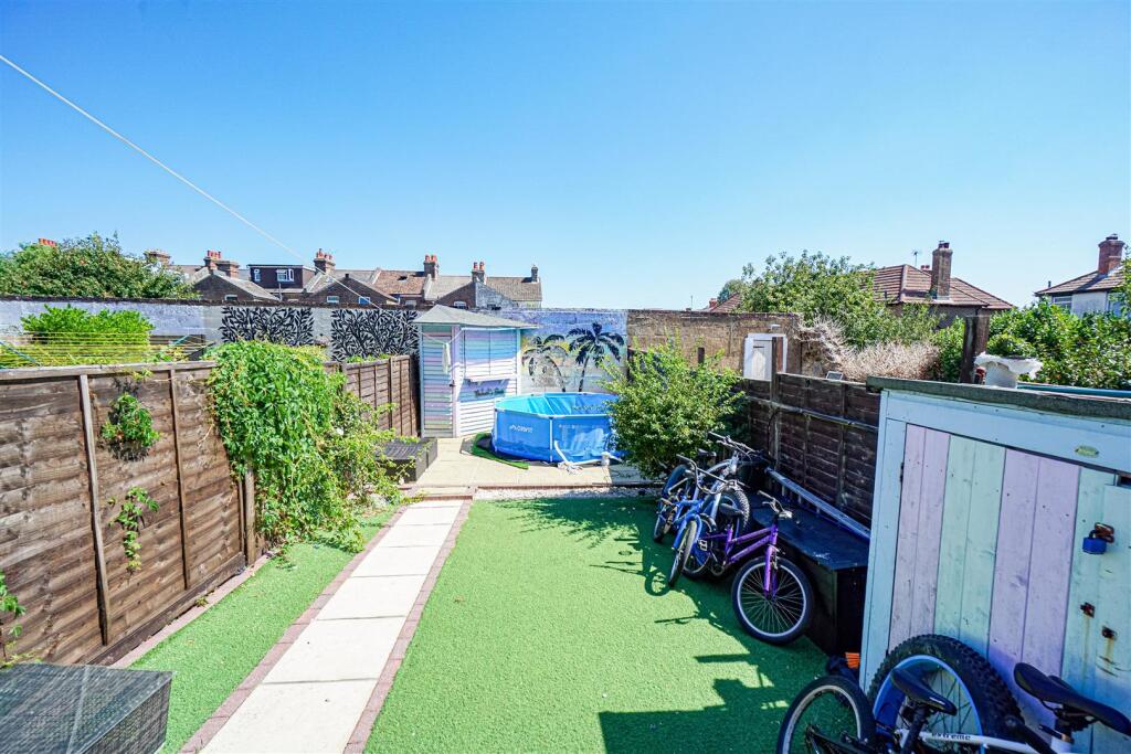 House in Tonbridge - View 4