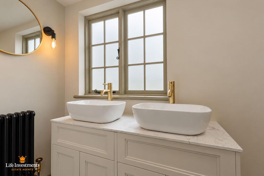 Gentleman's Toilet