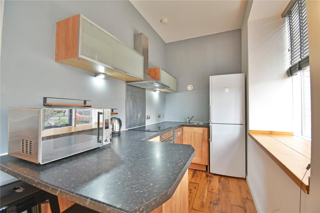 Apartment in Stockport, Greater Manchester - View 5