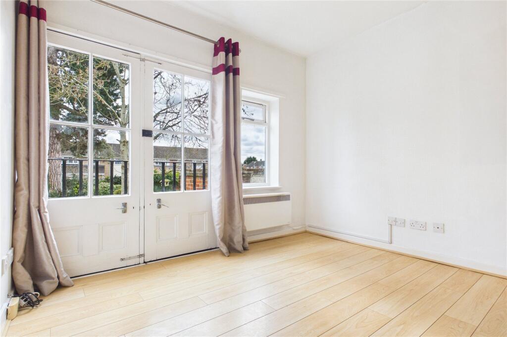 Warwick House, Church Street, Reading, Berkshire, RG7 - View 2