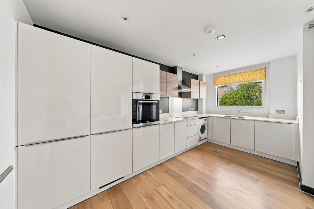 Apartment in London - View 3