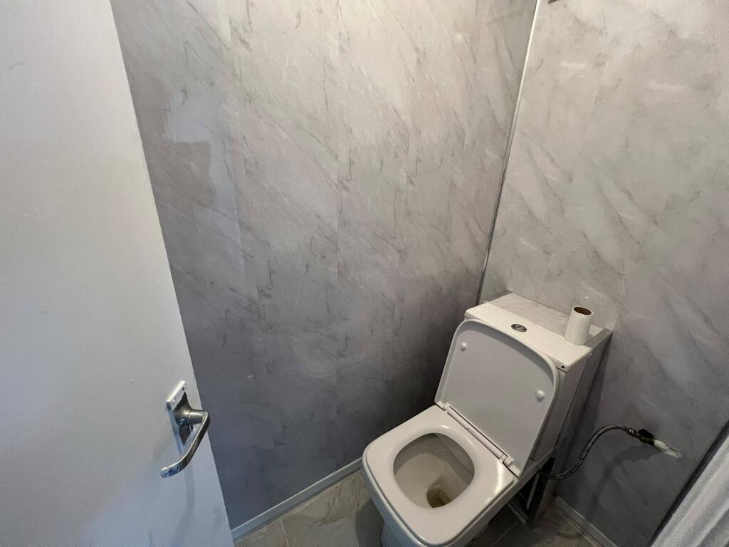 Apartment in Solihull, West Midlands - View 5