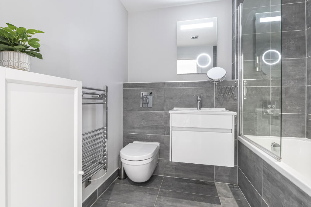 Apartment in London - View 5