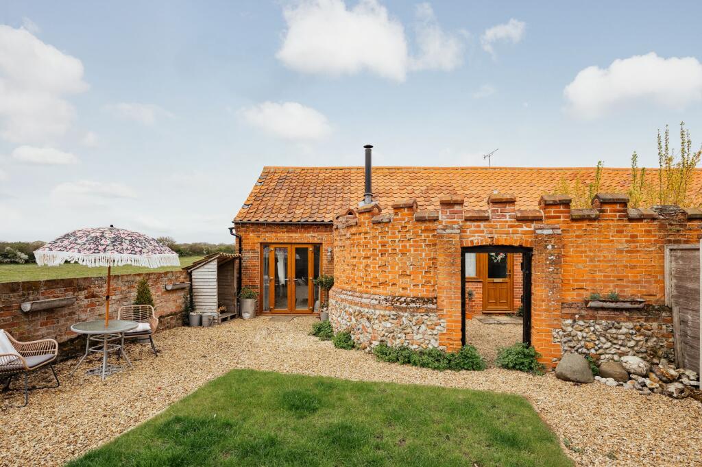 Peaceful Village Living in Barney, with Countryside Views and Relaxed, Low-Maintenance Charm photo 3