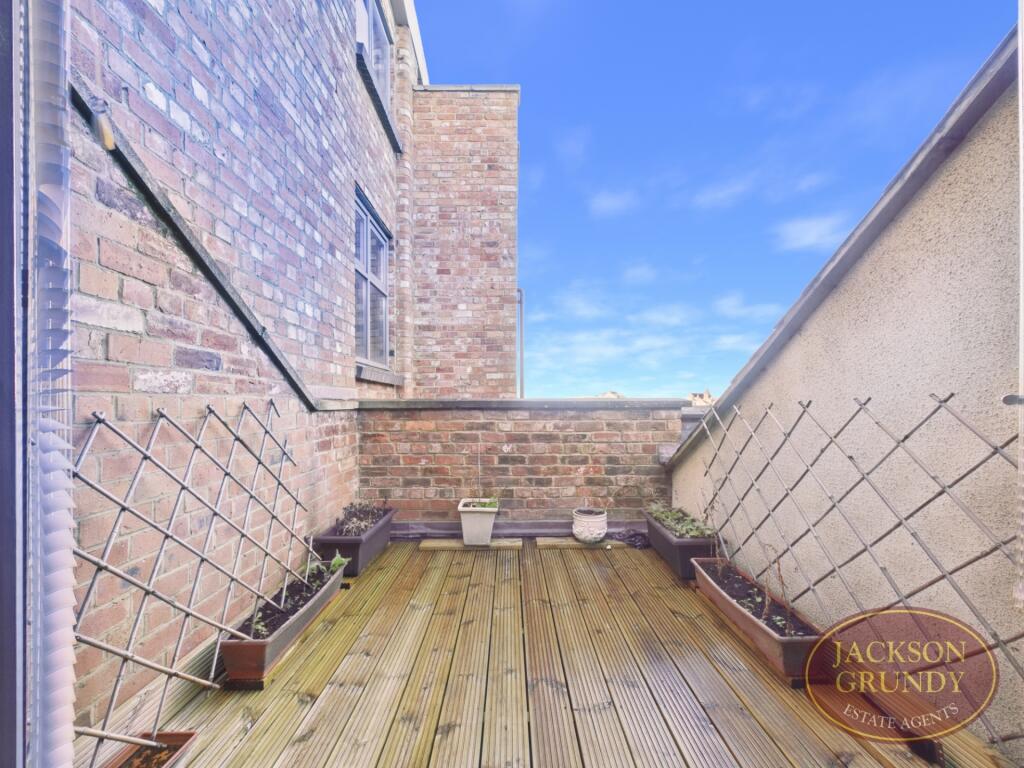 Apartment in Northampton - View 3