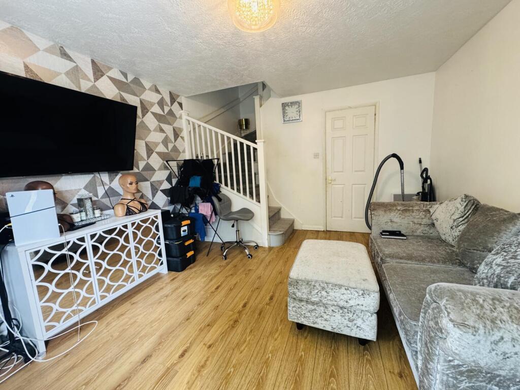 House in Crawley, Maidenbower, Worth - View 3